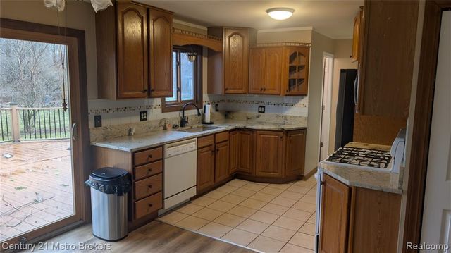 7445 New Hampshire Drive, Davison, MI 48423