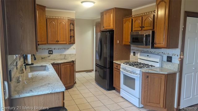 7445 New Hampshire Drive, Davison, MI 48423