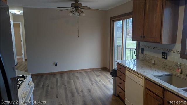 7445 New Hampshire Drive, Davison, MI 48423