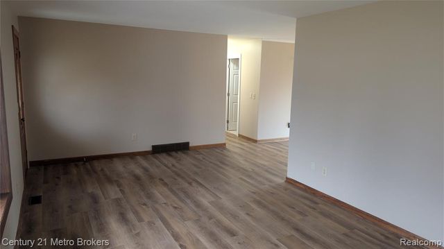 7445 New Hampshire Drive, Davison, MI 48423