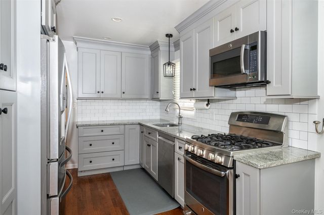 7 Ronalds Avenue, New Rochelle, NY 10801