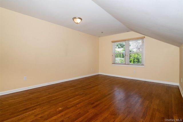 7 Ronalds Avenue, New Rochelle, NY 10801