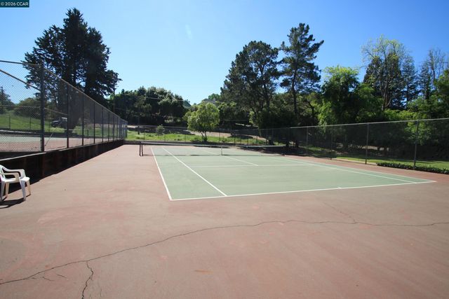 1506 Ashwood Dr, Martinez, CA 94553