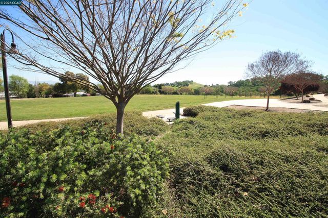 1506 Ashwood Dr, Martinez, CA 94553