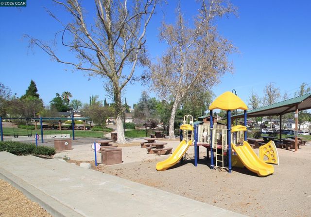 1506 Ashwood Dr, Martinez, CA 94553