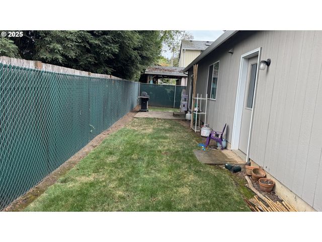 248 Se TOWNSHIP Rd, Canby, OR 97013