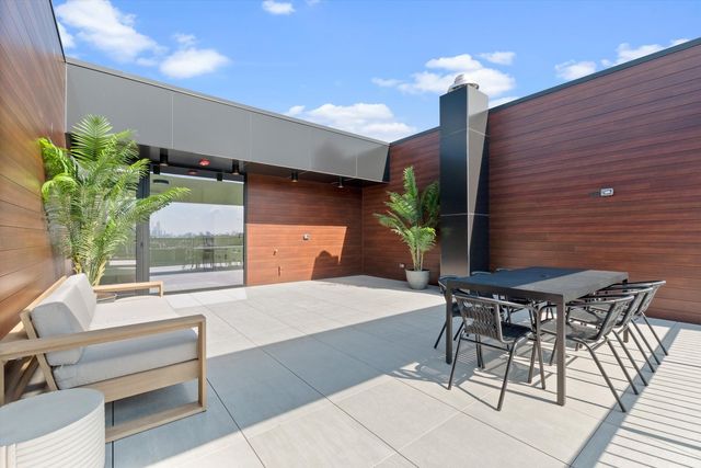 3140 N Clybourn Avenue 204, Chicago, IL 60657