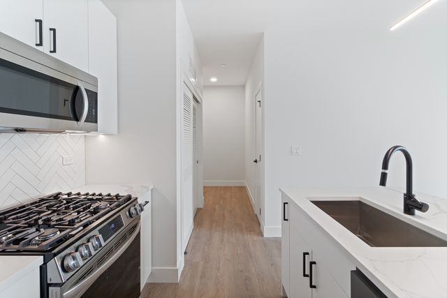 3140 N Clybourn Avenue 204, Chicago, IL 60657