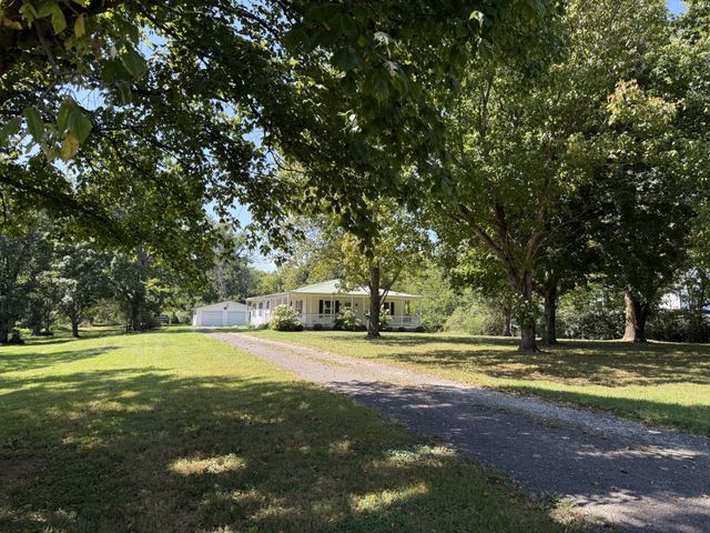 645 Neals Ln, Gallatin, TN 37066