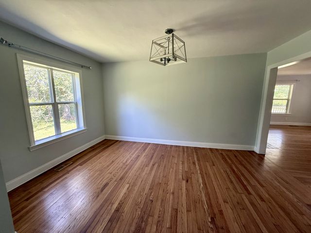 645 Neals Ln, Gallatin, TN 37066