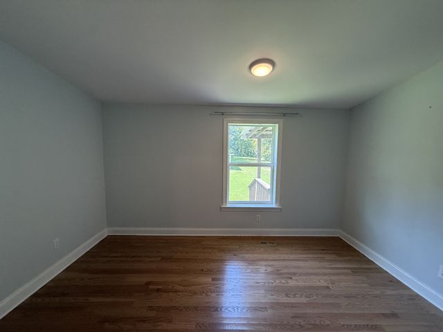 645 Neals Ln, Gallatin, TN 37066