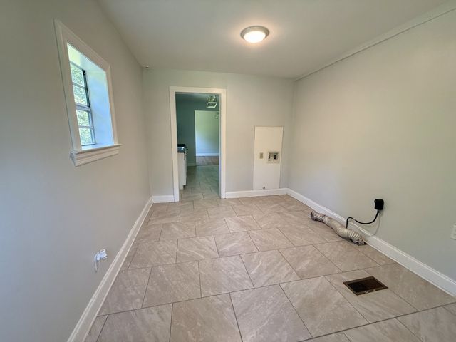 645 Neals Ln, Gallatin, TN 37066