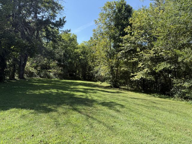 645 Neals Ln, Gallatin, TN 37066