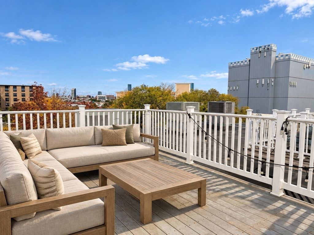 104 Boston St 3, Boston, MA 02125