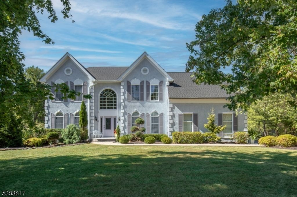 6 Wyckoff Dr, Union Twp., NJ 08867