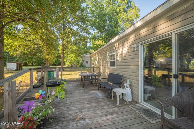 9237/9239 County Rd 90, Carthage, MO 64836