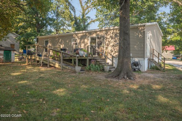 9237/9239 County Rd 90, Carthage, MO 64836