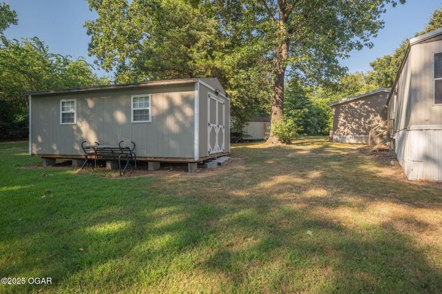9237/9239 County Rd 90, Carthage, MO 64836
