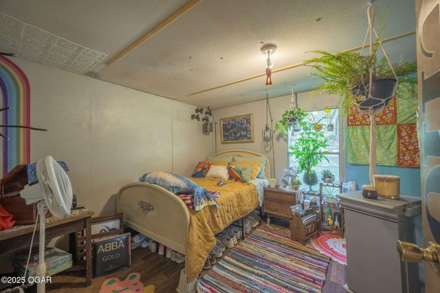 9237/9239 County Rd 90, Carthage, MO 64836