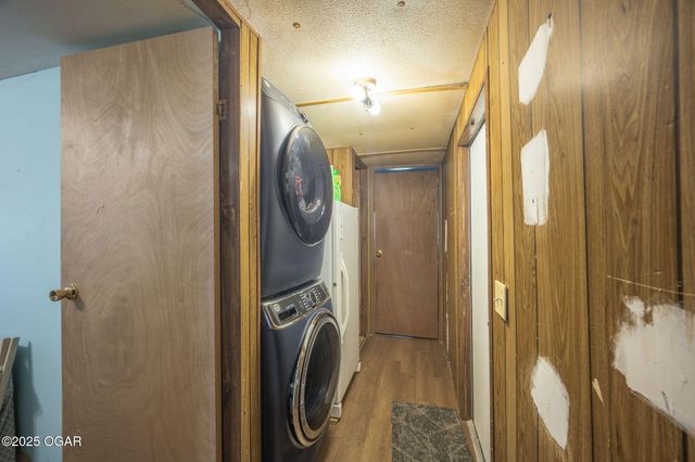 9237/9239 County Rd 90, Carthage, MO 64836
