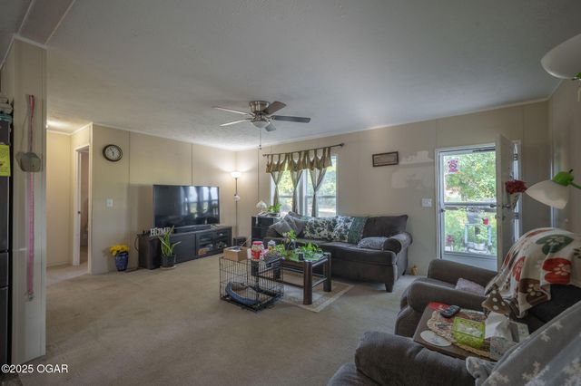 9237/9239 County Rd 90, Carthage, MO 64836