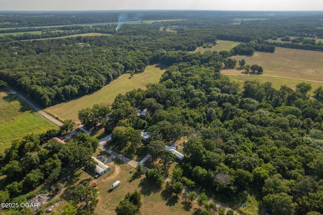 9237/9239 County Rd 90, Carthage, MO 64836