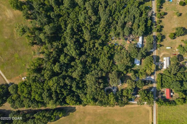 9237/9239 County Rd 90, Carthage, MO 64836