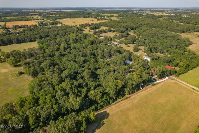 9237/9239 County Rd 90, Carthage, MO 64836