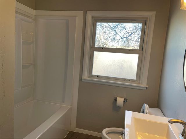 228 W 9th Street, Edmond, OK 73003