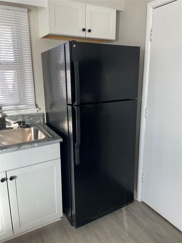 228 W 9th Street, Edmond, OK 73003