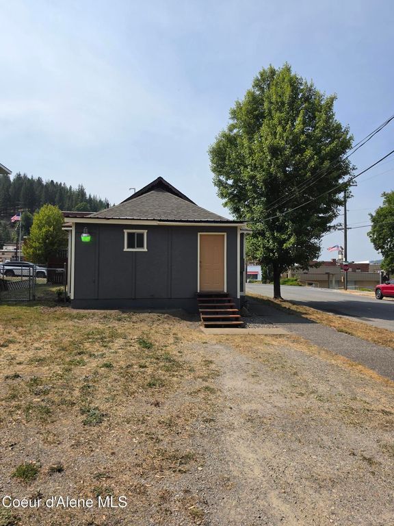 301 S Division St, Kellogg, ID 83837 photo 2
