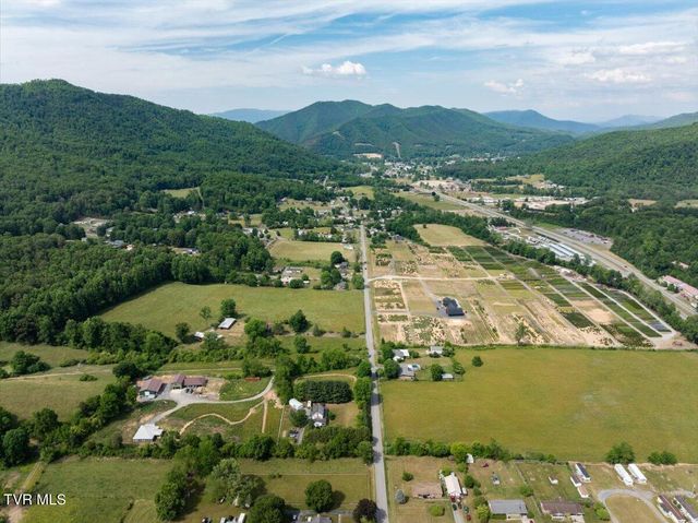 1036 Rittertown Road, Hampton, TN 37658