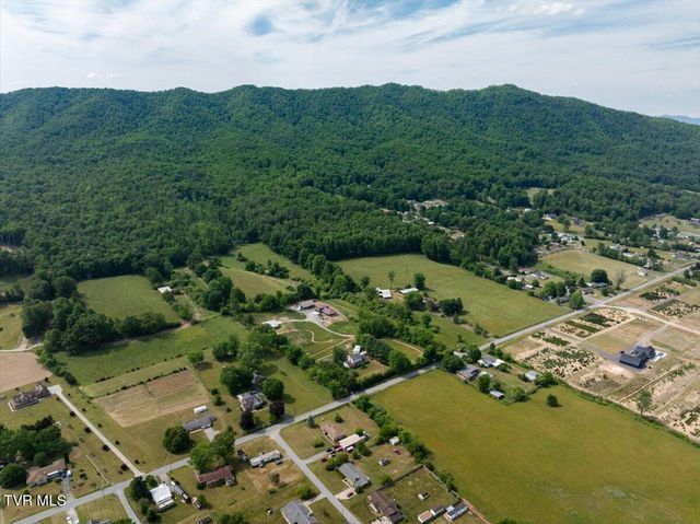 1036 Rittertown Road, Hampton, TN 37658