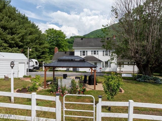1036 Rittertown Road, Hampton, TN 37658