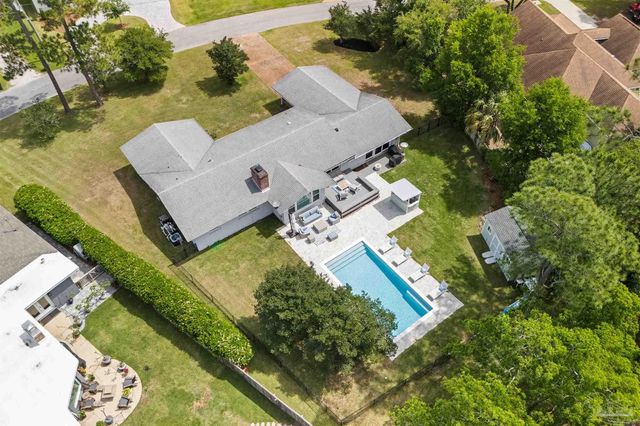 15 Star Lake Dr, Pensacola, FL 32507