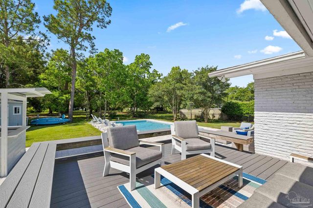 15 Star Lake Dr, Pensacola, FL 32507