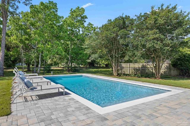 15 Star Lake Dr, Pensacola, FL 32507