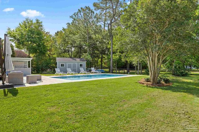 15 Star Lake Dr, Pensacola, FL 32507