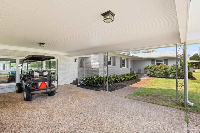 15 Star Lake Dr, Pensacola, FL 32507