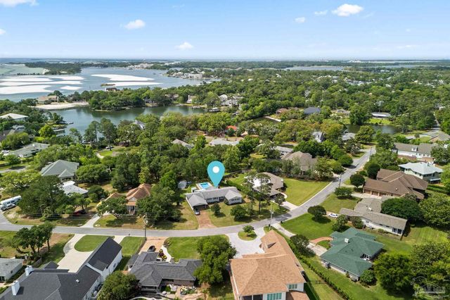 15 Star Lake Dr, Pensacola, FL 32507