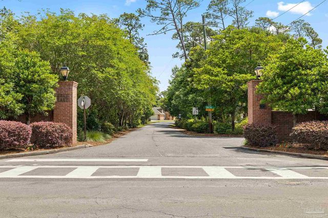 15 Star Lake Dr, Pensacola, FL 32507