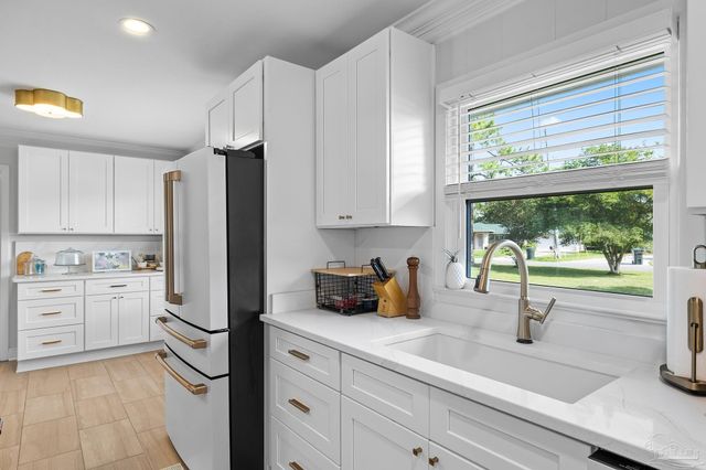 15 Star Lake Dr, Pensacola, FL 32507