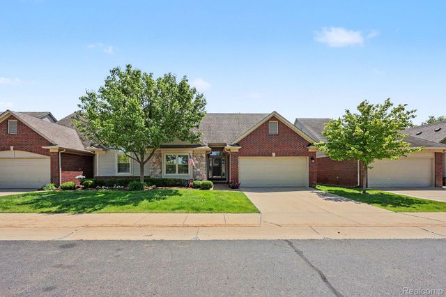6670 Lexington Avenue S, Shelby Charter Township, MI 48317