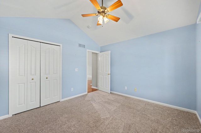 6670 Lexington Avenue S, Shelby Charter Township, MI 48317