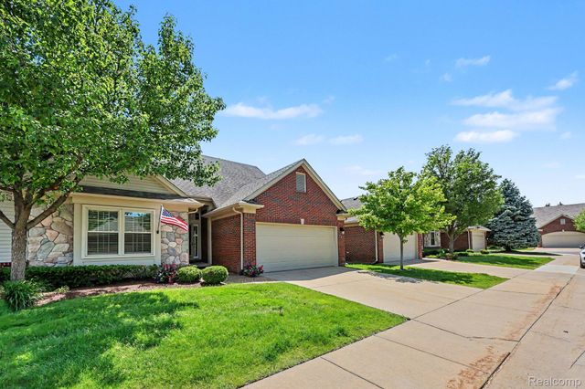 6670 Lexington Avenue S, Shelby Charter Township, MI 48317