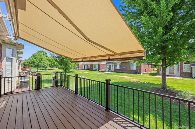 6670 Lexington Avenue S, Shelby Charter Township, MI 48317