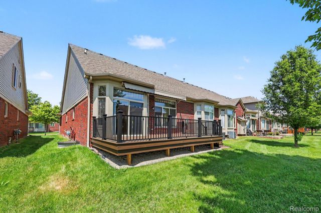 6670 Lexington Avenue S, Shelby Charter Township, MI 48317
