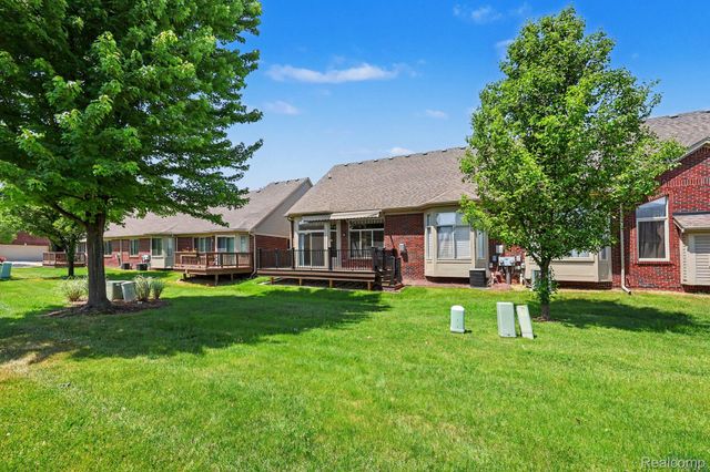 6670 Lexington Avenue S, Shelby Charter Township, MI 48317