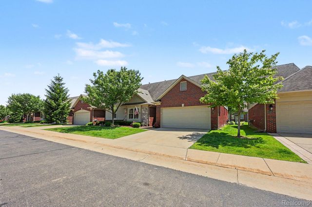 6670 Lexington Avenue S, Shelby Charter Township, MI 48317