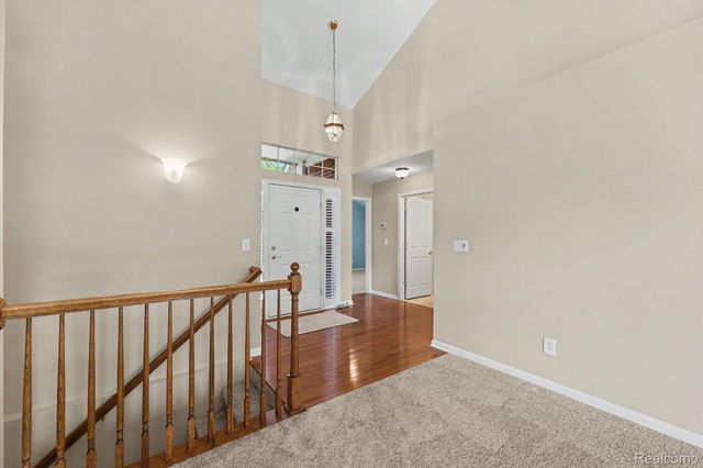 6670 Lexington Avenue S, Shelby Charter Township, MI 48317
